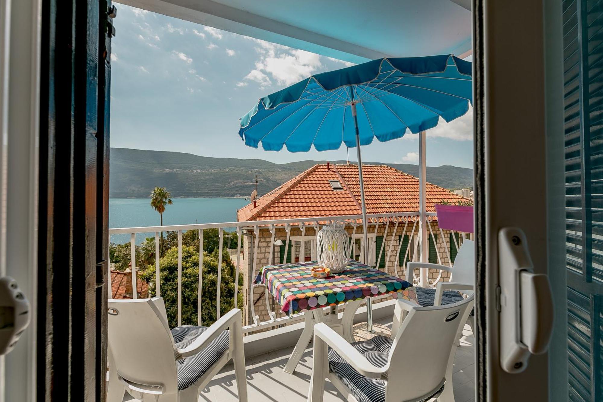 Apartments And Rooms Bumerang Herceg Novi Phòng bức ảnh