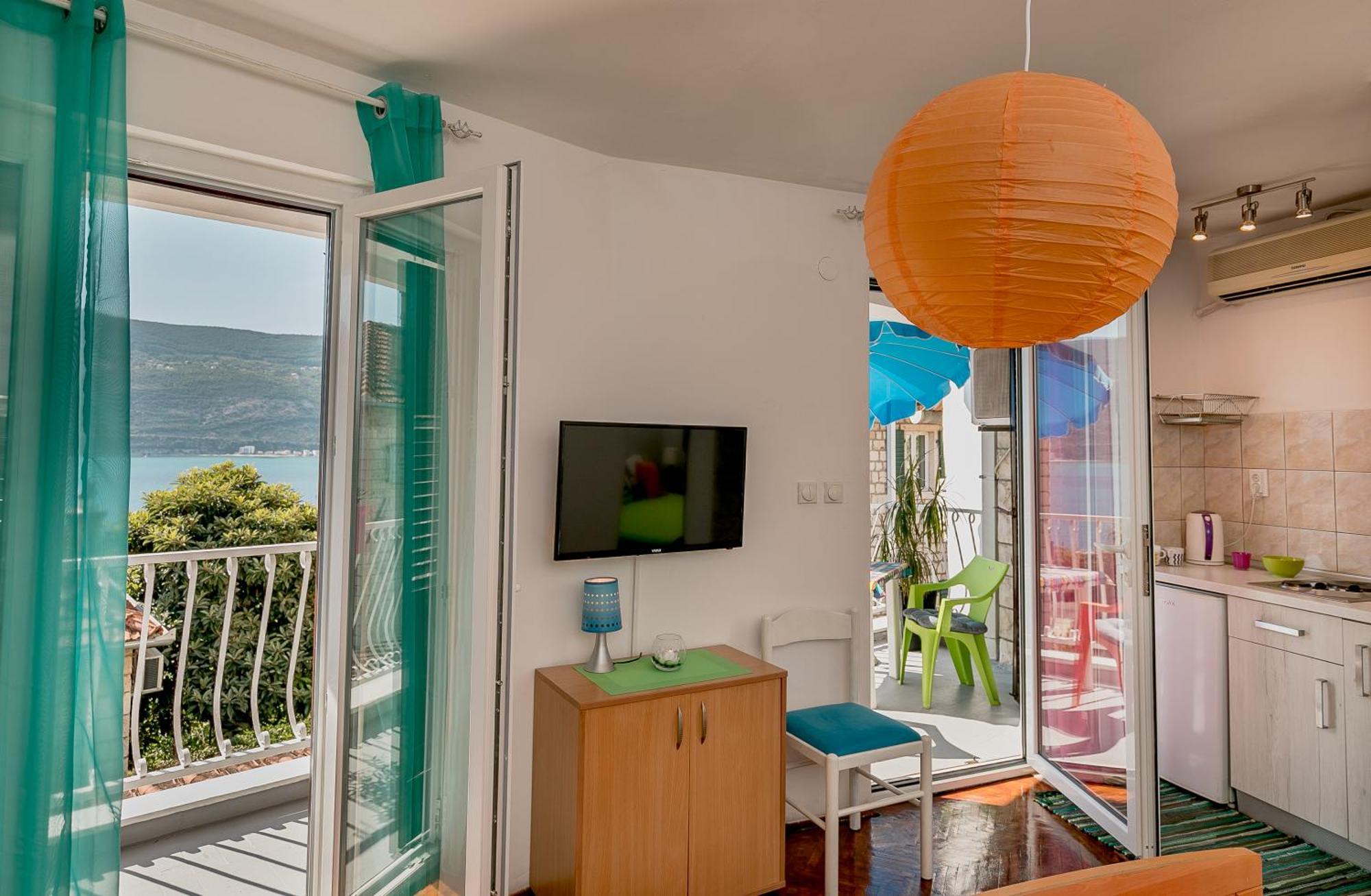 Apartments And Rooms Bumerang Herceg Novi Phòng bức ảnh