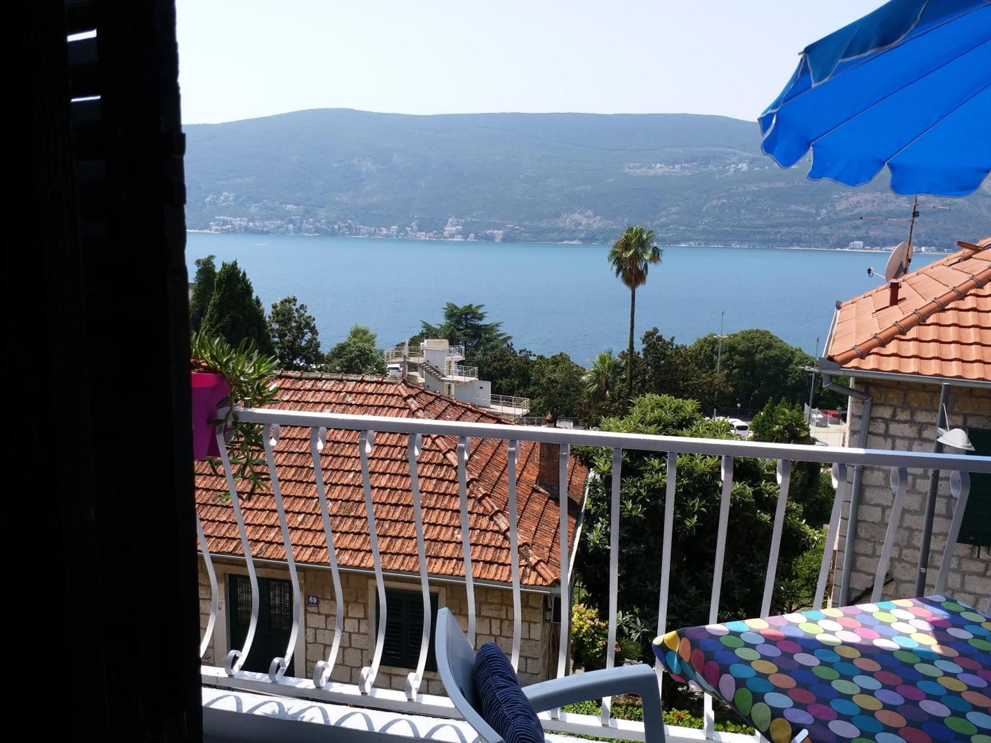 Apartments And Rooms Bumerang Herceg Novi Phòng bức ảnh
