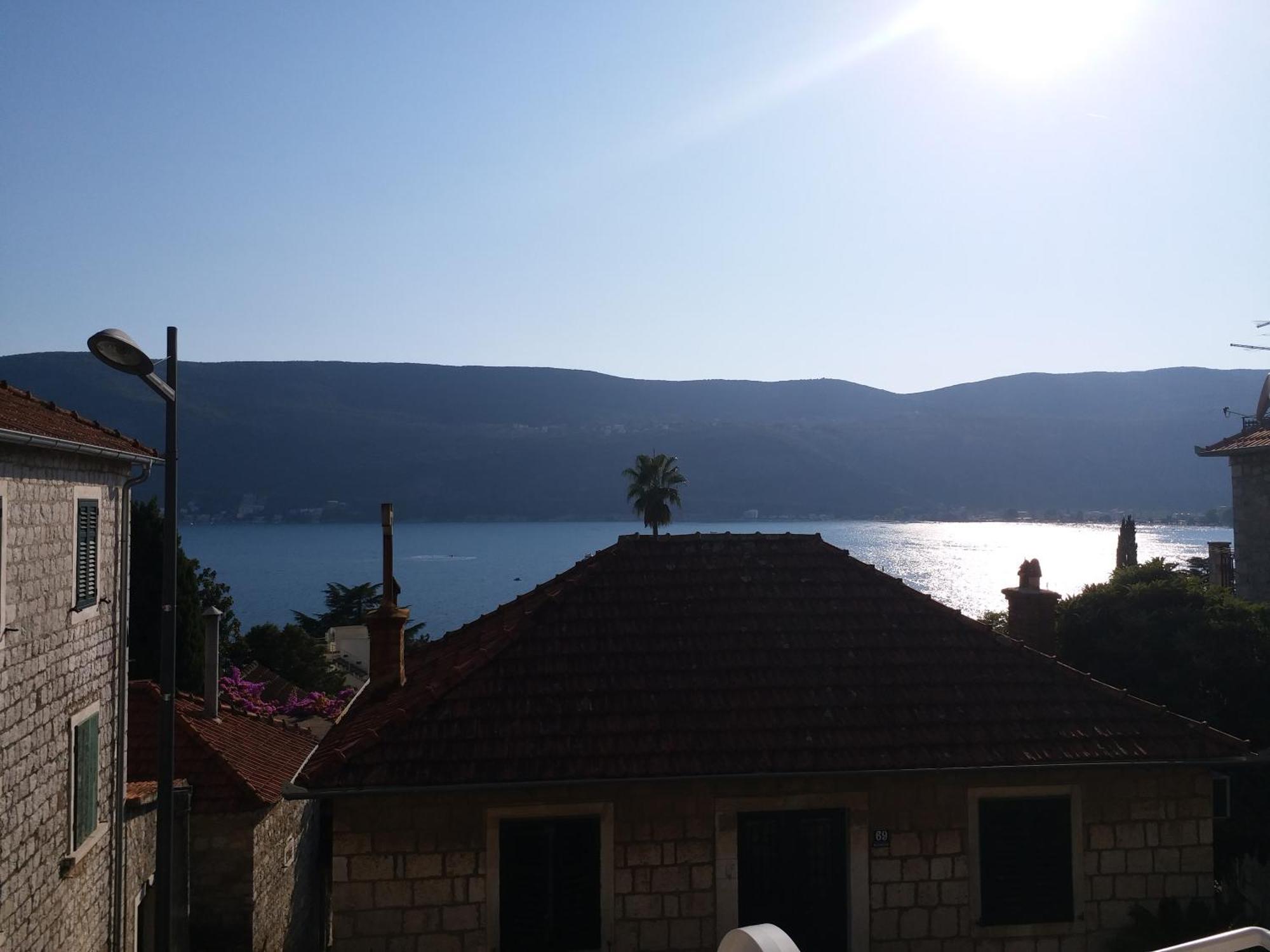 Apartments And Rooms Bumerang Herceg Novi Phòng bức ảnh