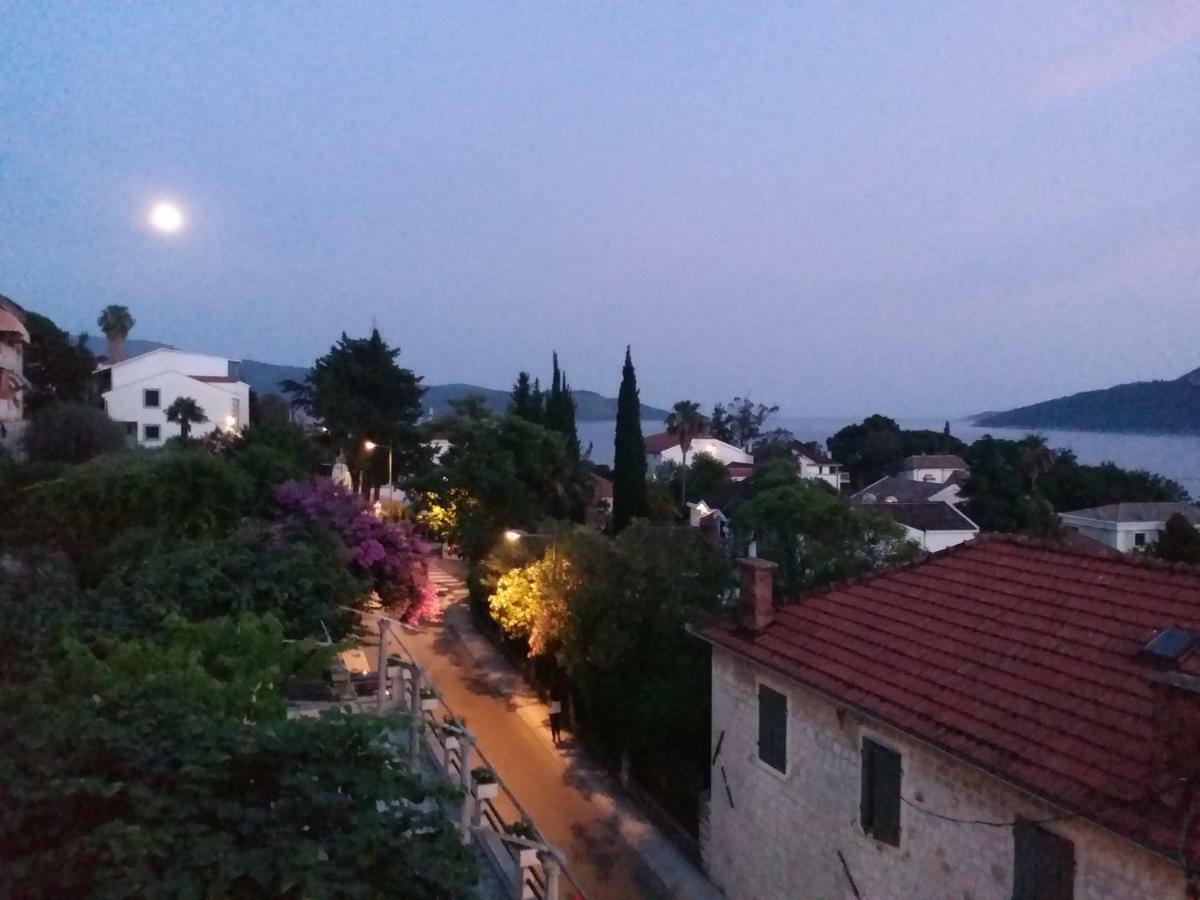 Apartments And Rooms Bumerang Herceg Novi Ngoại thất bức ảnh